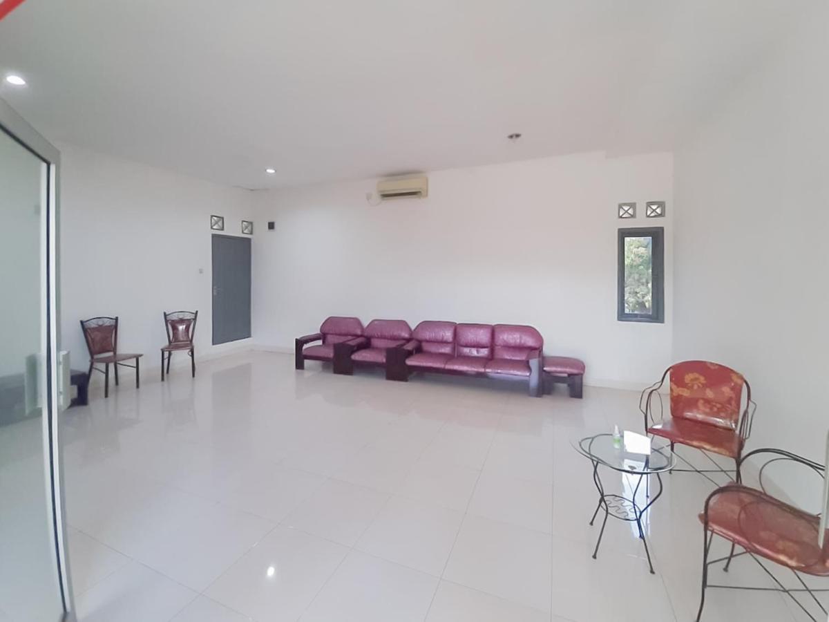 Wisma Asri Syariah Majalengka Redpartner Dawuhan Extérieur photo