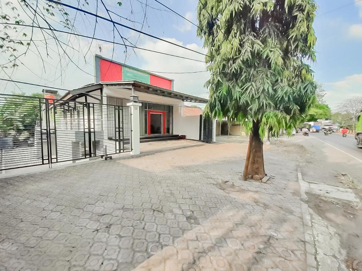 Wisma Asri Syariah Majalengka Redpartner Dawuhan Extérieur photo